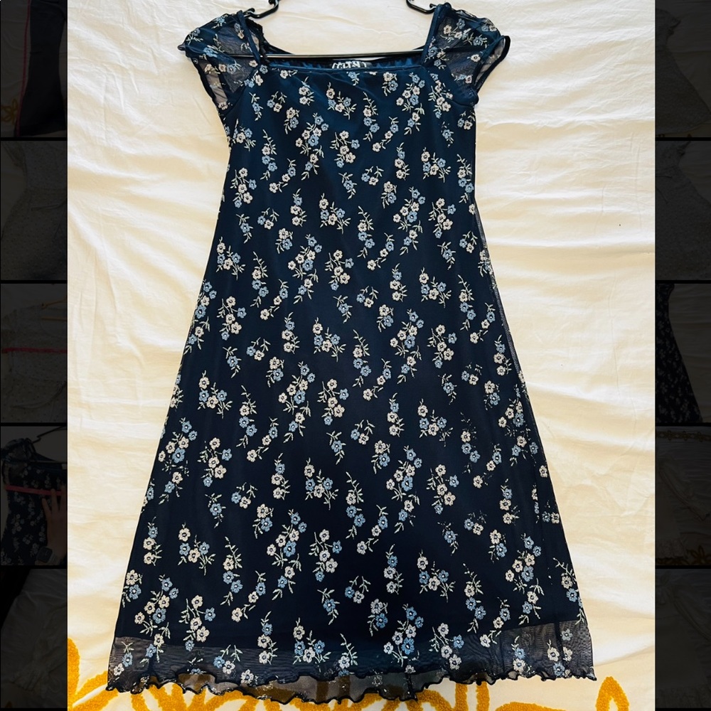 City Triangles Puff sleeve dainty floral dress